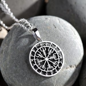 vegvisir op steen